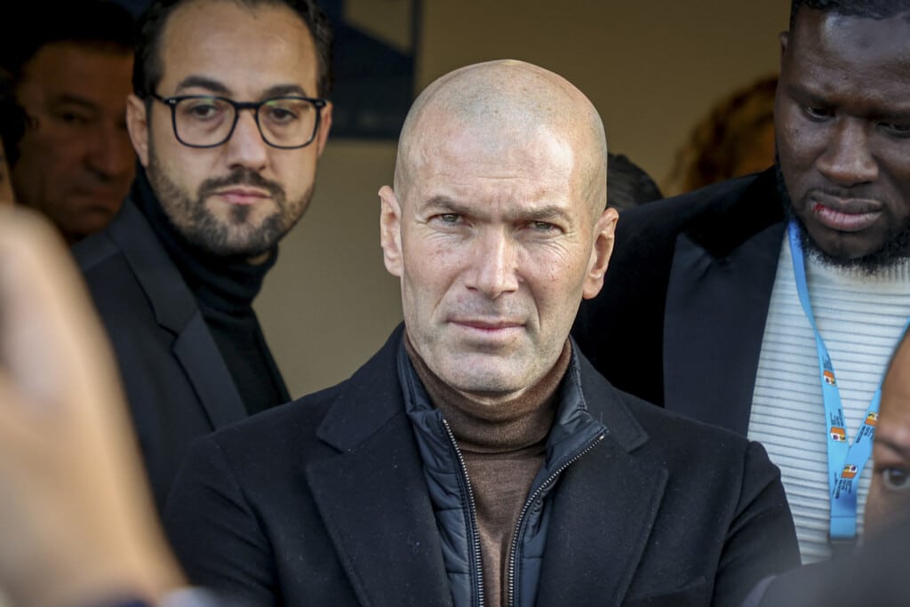 Courtisé par la Terre entière : pourquoi Zinedine Zidane n'a toujours pas repris de club ?