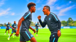 Illustration de la tension entre Ismaël Koné et Roberto De Zerbi lors de l'entraînement de l'OM.