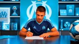 Illustration de Nayef Aguerd lors de sa signature avec l'Olympique de Marseille.