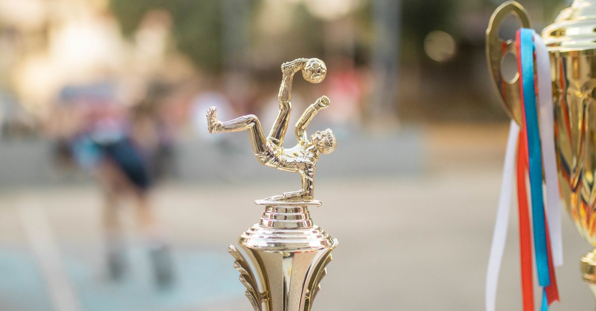 Qatar : Une grosse douche froide pour démarrer la Coupe du Monde ? soccer trophy championship